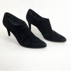 Stuart Weitzman Black Suede Low heel Bootie. Black Suede Size 9